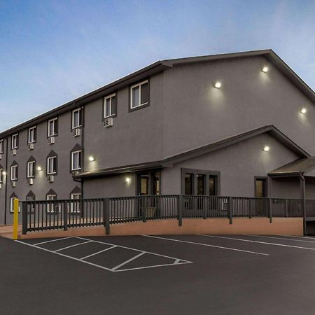 Super 8 By Wyndham Columbus Edinburgh Motell Exteriör bild