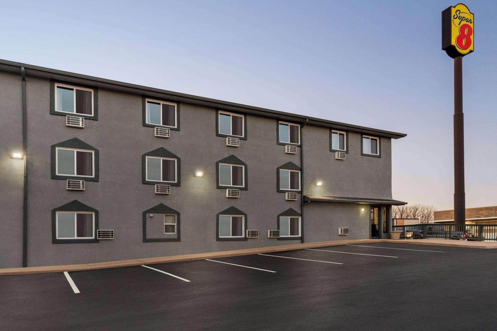 Super 8 By Wyndham Columbus Edinburgh Motell Exteriör bild
