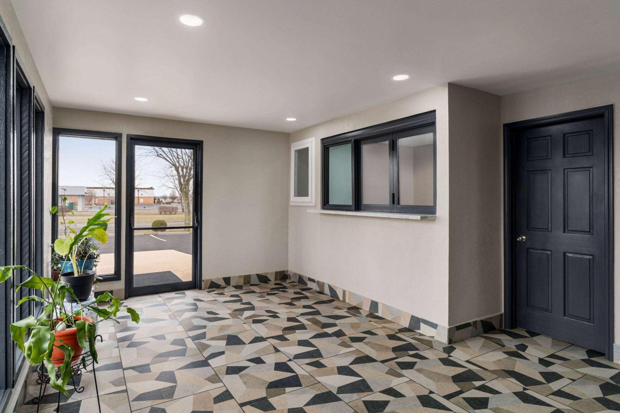 Super 8 By Wyndham Columbus Edinburgh Motell Exteriör bild