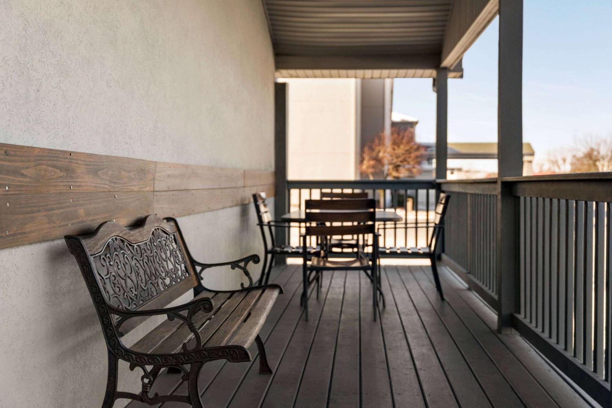 Super 8 By Wyndham Columbus Edinburgh Motell Exteriör bild