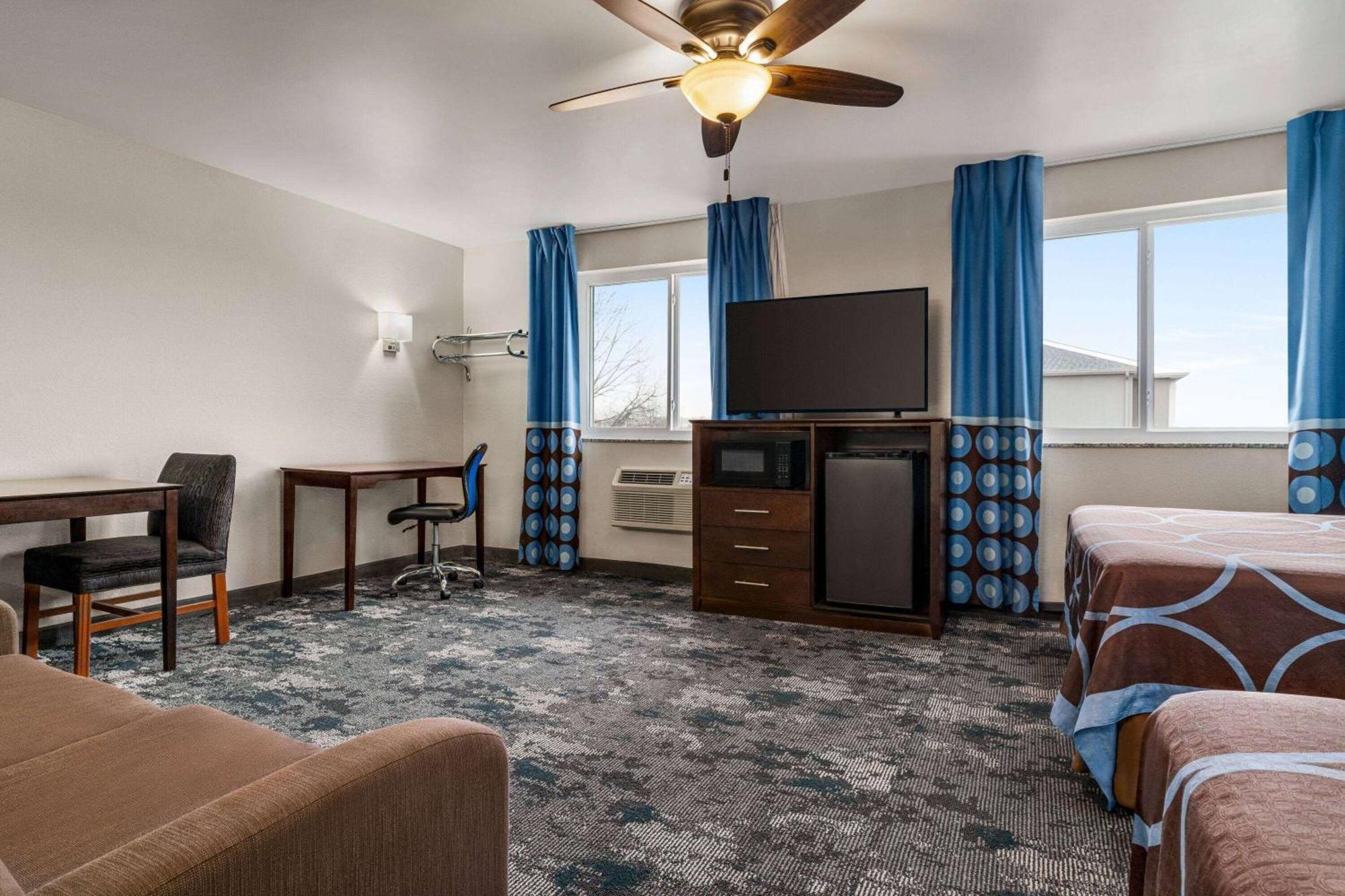 Super 8 By Wyndham Columbus Edinburgh Motell Exteriör bild
